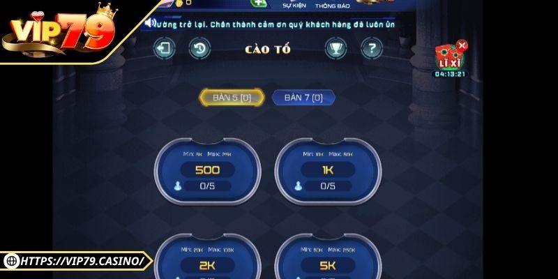 Khi đến lượt, người trong bàn có quyền theo, tăng, úp bài